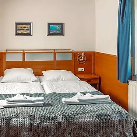 Hiddenseer Hotel 3*